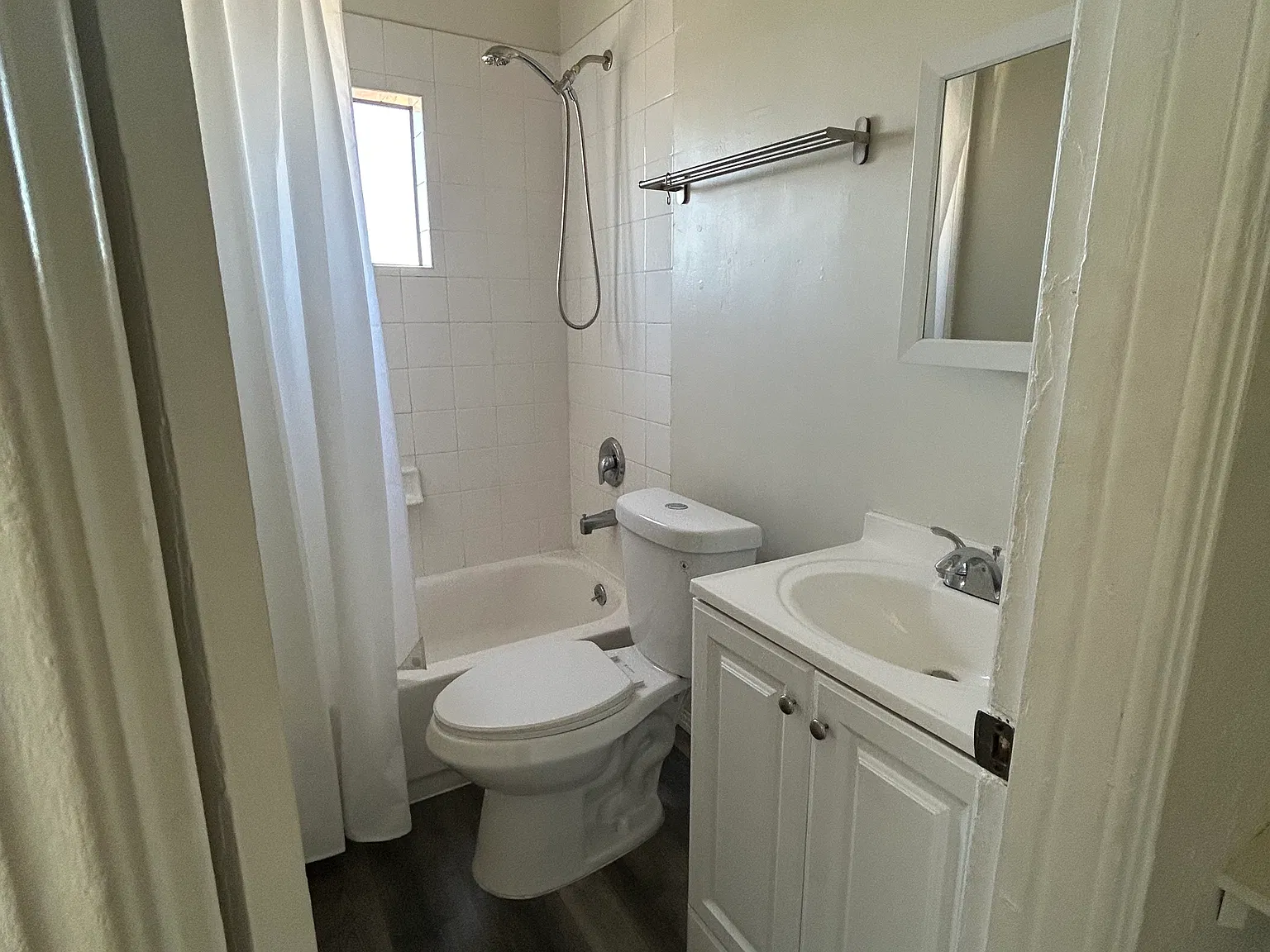 1 bed, 800 sqft, $1,800 — Photo 3