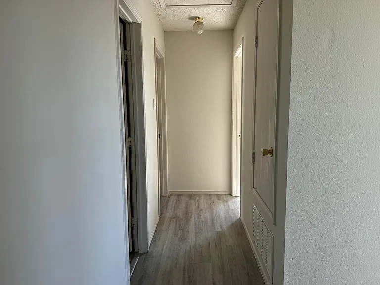 5100 Waterford Dr — Photo 12