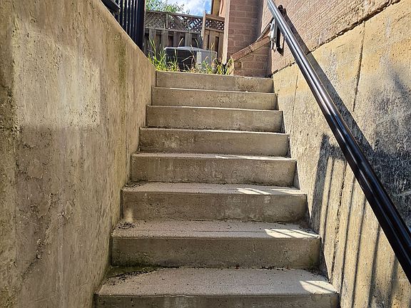 3rd image of 40 Brookmill Dr