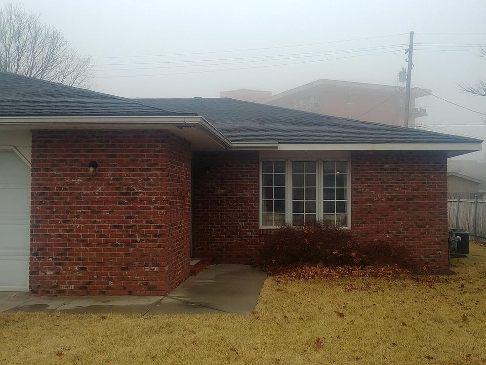 1st image of 702 W 36th Ave APT A