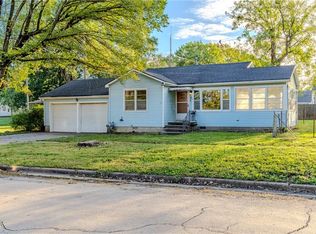 404 N State St, Yates Center, KS 66783