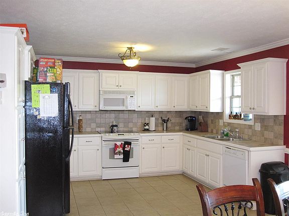 4th image of 2400 Christine Dr