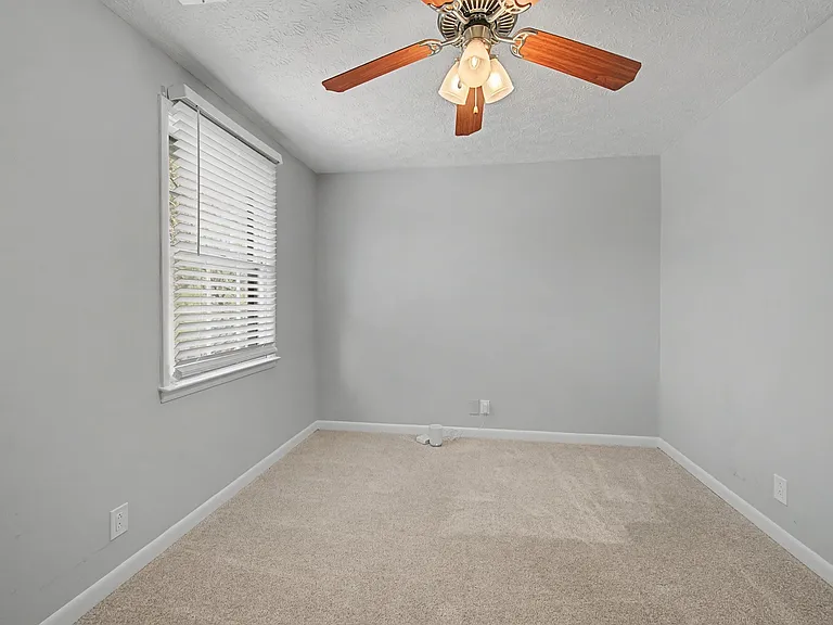 509 Alexander Dr — Photo 29