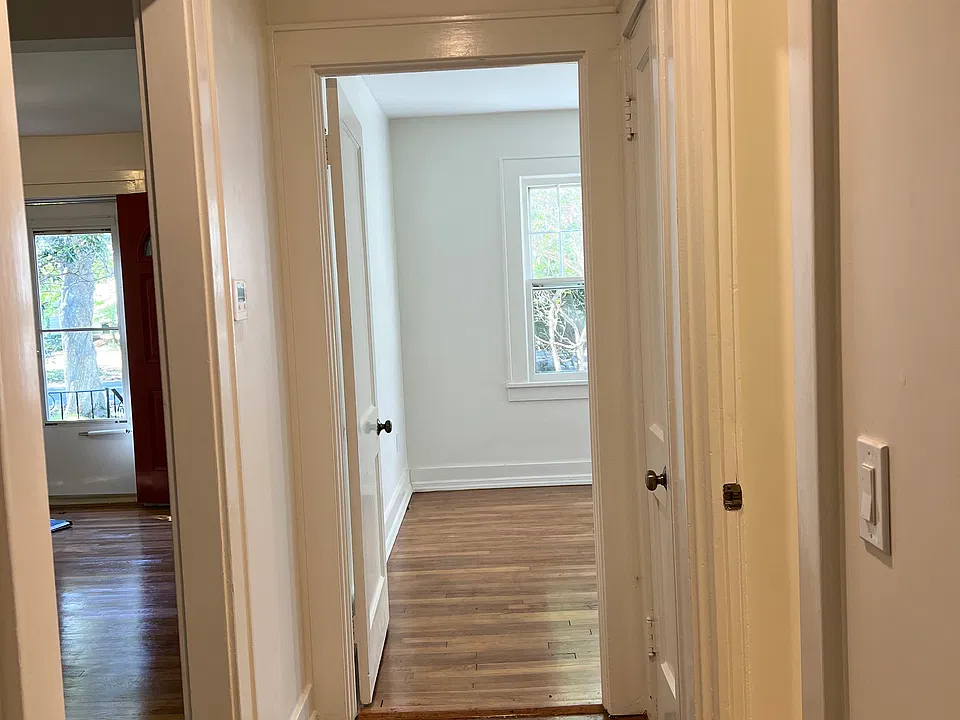 4 Thomas Ave