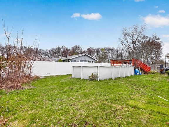 5th image of 428 Hovendon Ave