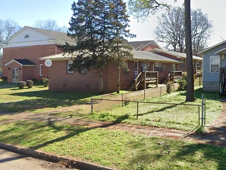 631 Bell Ave — Photo 1