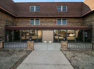 475 Shenstone Rd APT 301, Riverside, IL 60546
