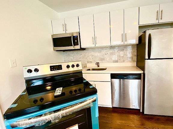 4th image of 321 4th Ave #3A