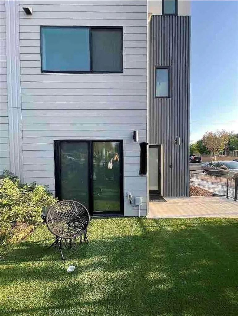 3 bed, 1791 sqft, $4,300 — Photo 1