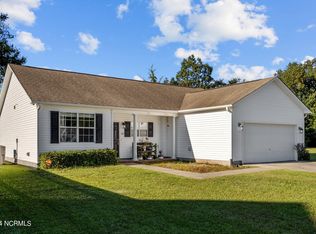 121 Briar Hollow Dr, Jacksonville, NC 28540