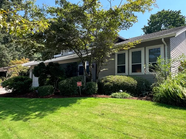 1796 Happy Ln, Eugene, OR 97401