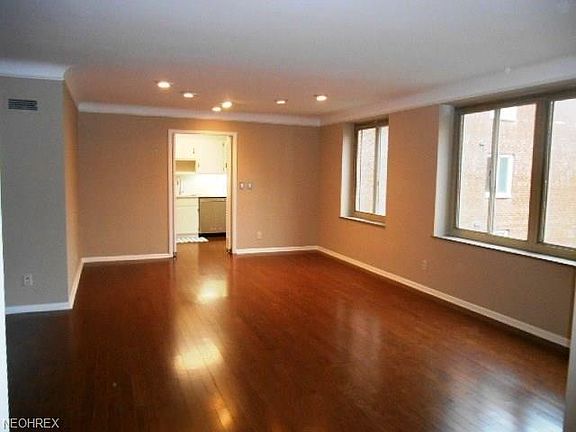 4th image of 19425 Van Aken Blvd APT 301