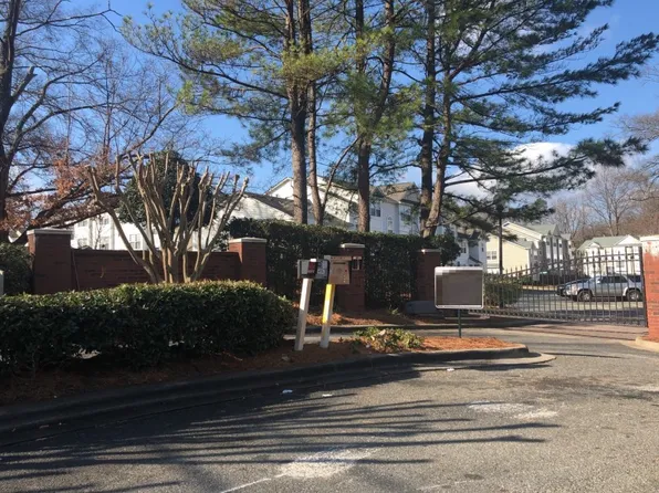 2838 Avalon Loop Rd, Charlotte, NC 28269