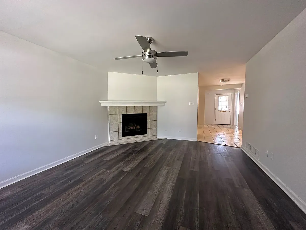 Fountain Square Apartments — Photo 2