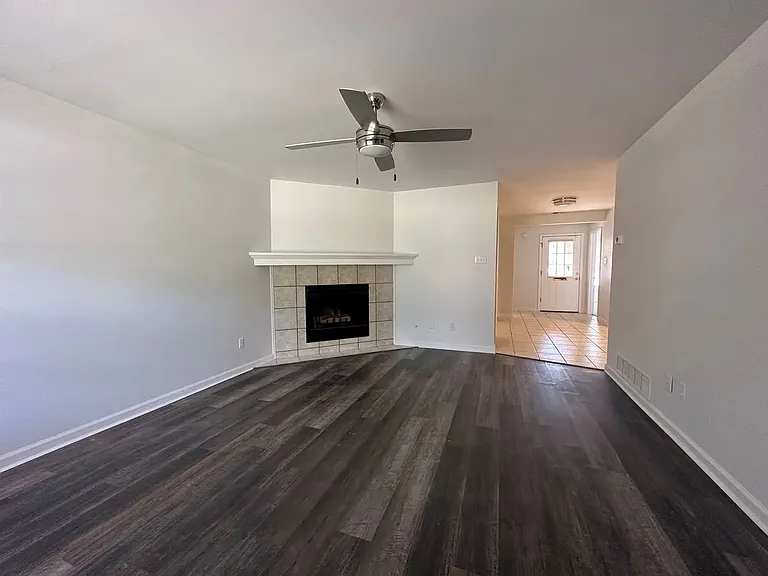 Fountain Square Apartments — Photo 2