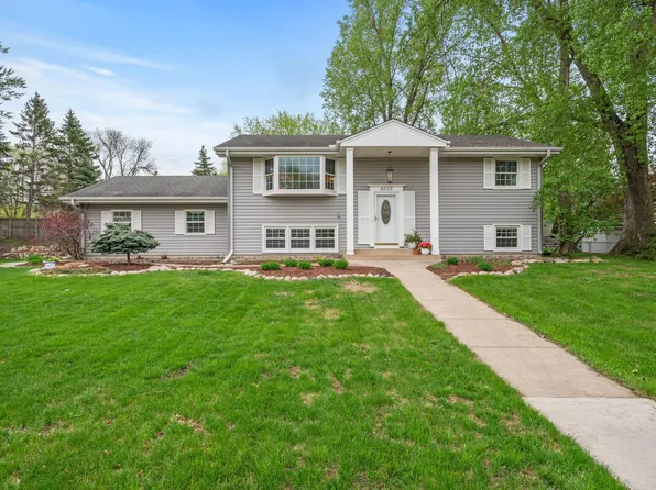 8509 36 1/2 Cir N, New Hope, MN 55427