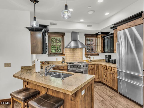 4th image of 1825 Three Kings Dr #103