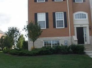 223 Jackson St, Gilberts, IL 60136