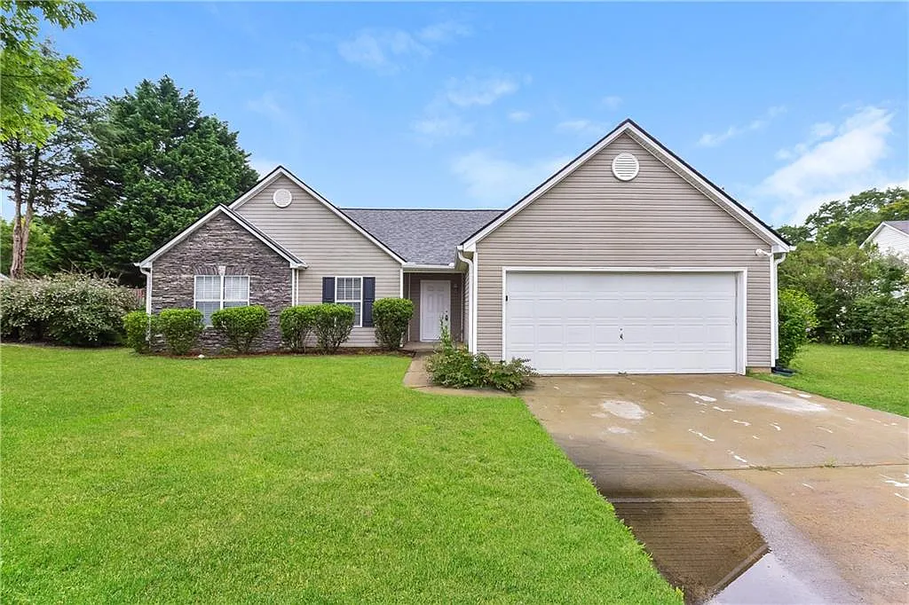 3 bed, 2.0 bath, 1436 sqft, $2,065 — Photo 1