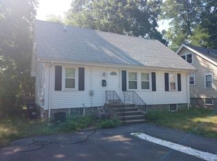 12 Spinney St, West Roxbury, MA 02132