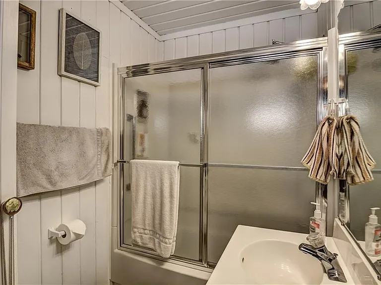 719-721 Wilson St #721 — Photo 14