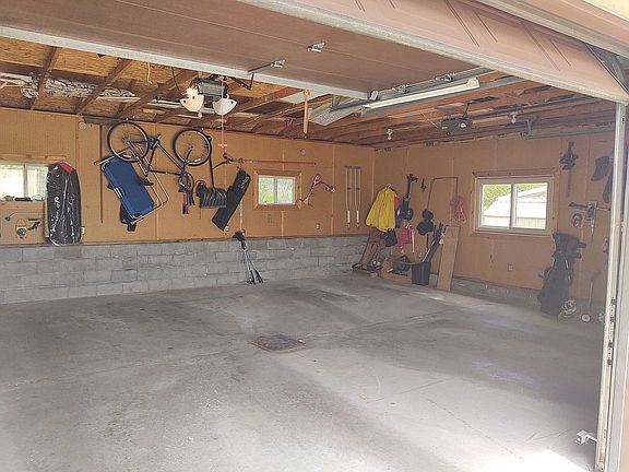  2nd attached garage 26 X 30