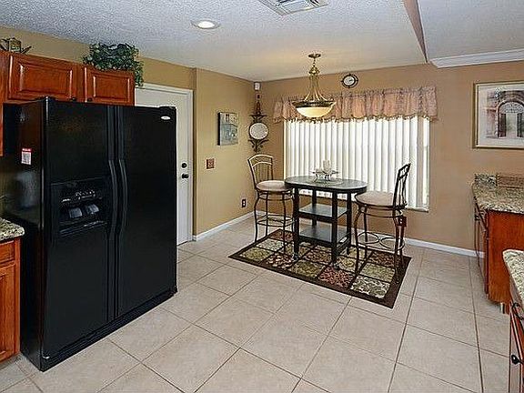 5th image of 2924 Tall Oak Ct