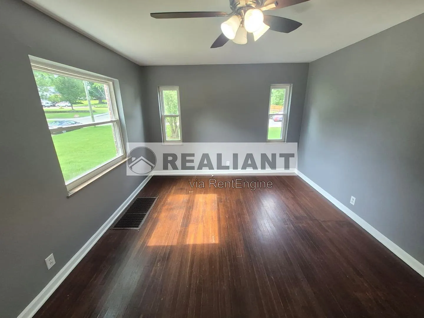 3 bed, 1.0 bath, 1170 sqft, $1,695 — Photo 4
