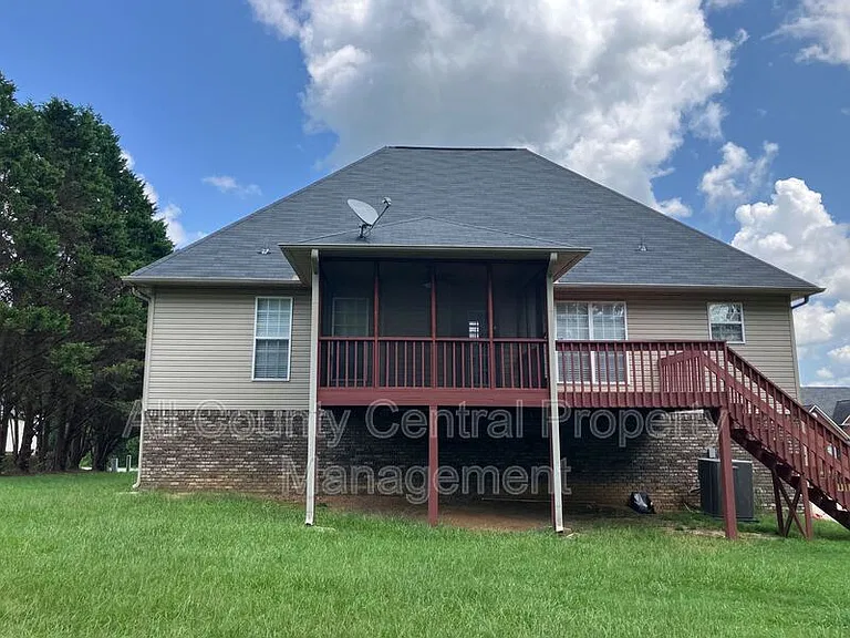 710 Small Lake Rd — Photo 5