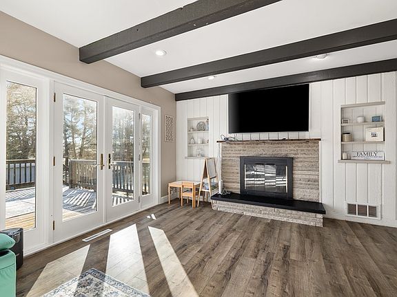 4th image of 754 Touby Ln