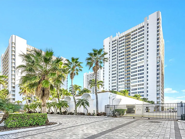 1880 S Ocean Dr #TS-601 — Photo 3