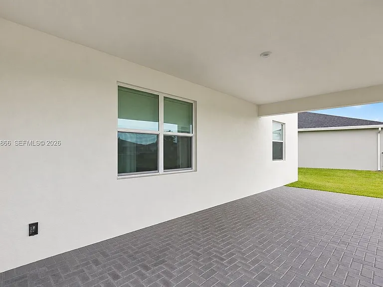 12303 SW Roma Cir — Photo 37