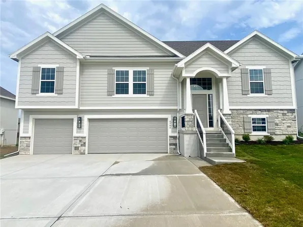 1018 Jasmine Dr, Liberty, MO 64068