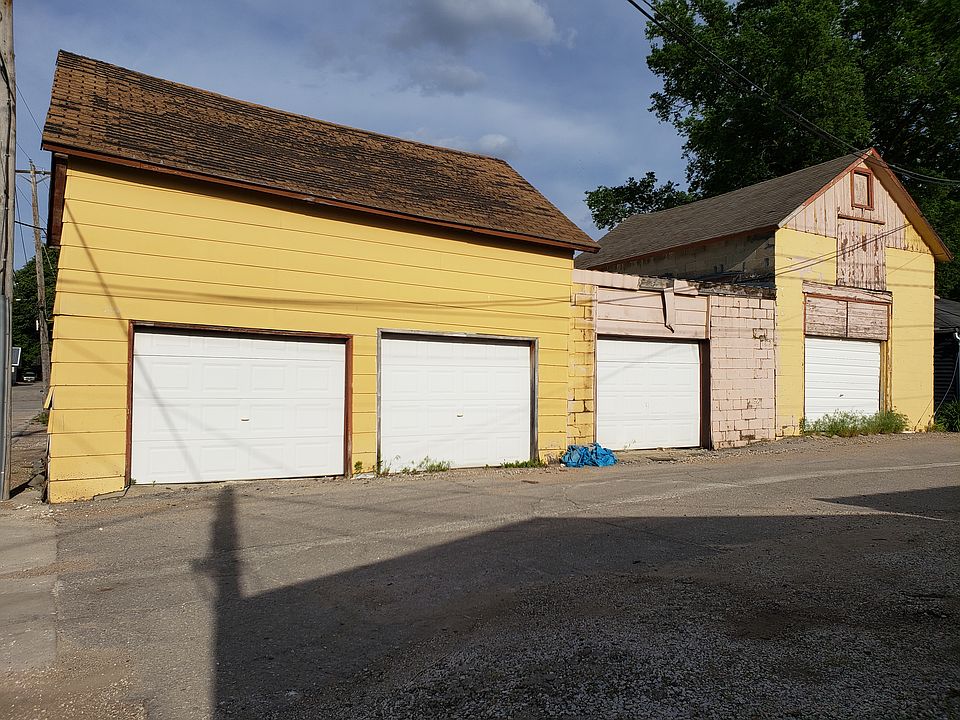 2nd image of 200 Burns St