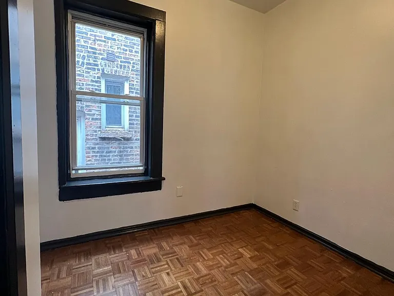 1004 W 18th St #3R — Photo 4