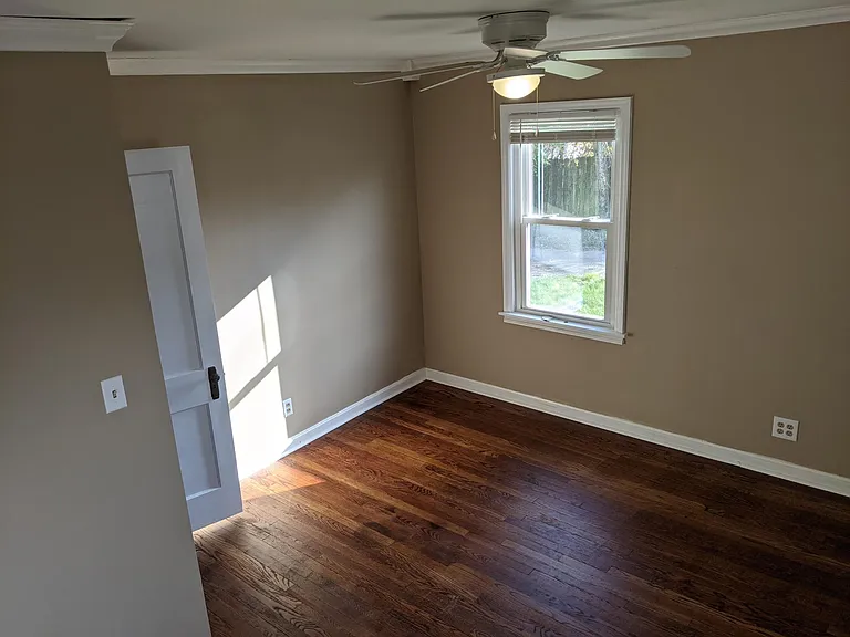 1719 Shirley Ave — Photo 9