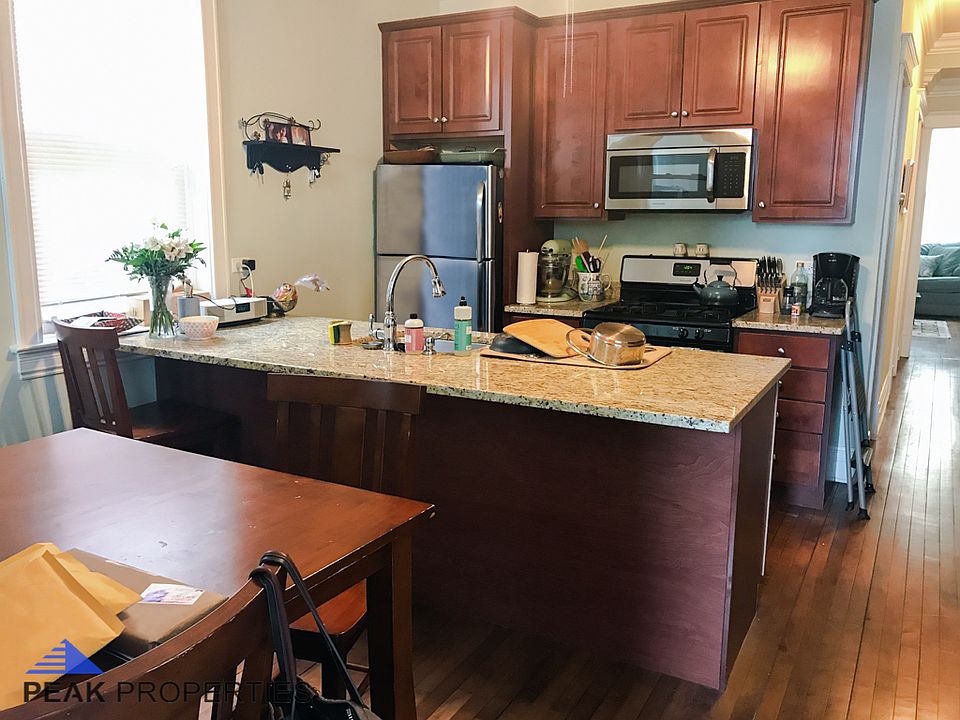 1st image of 2727 N Hamlin Ave #2727-1