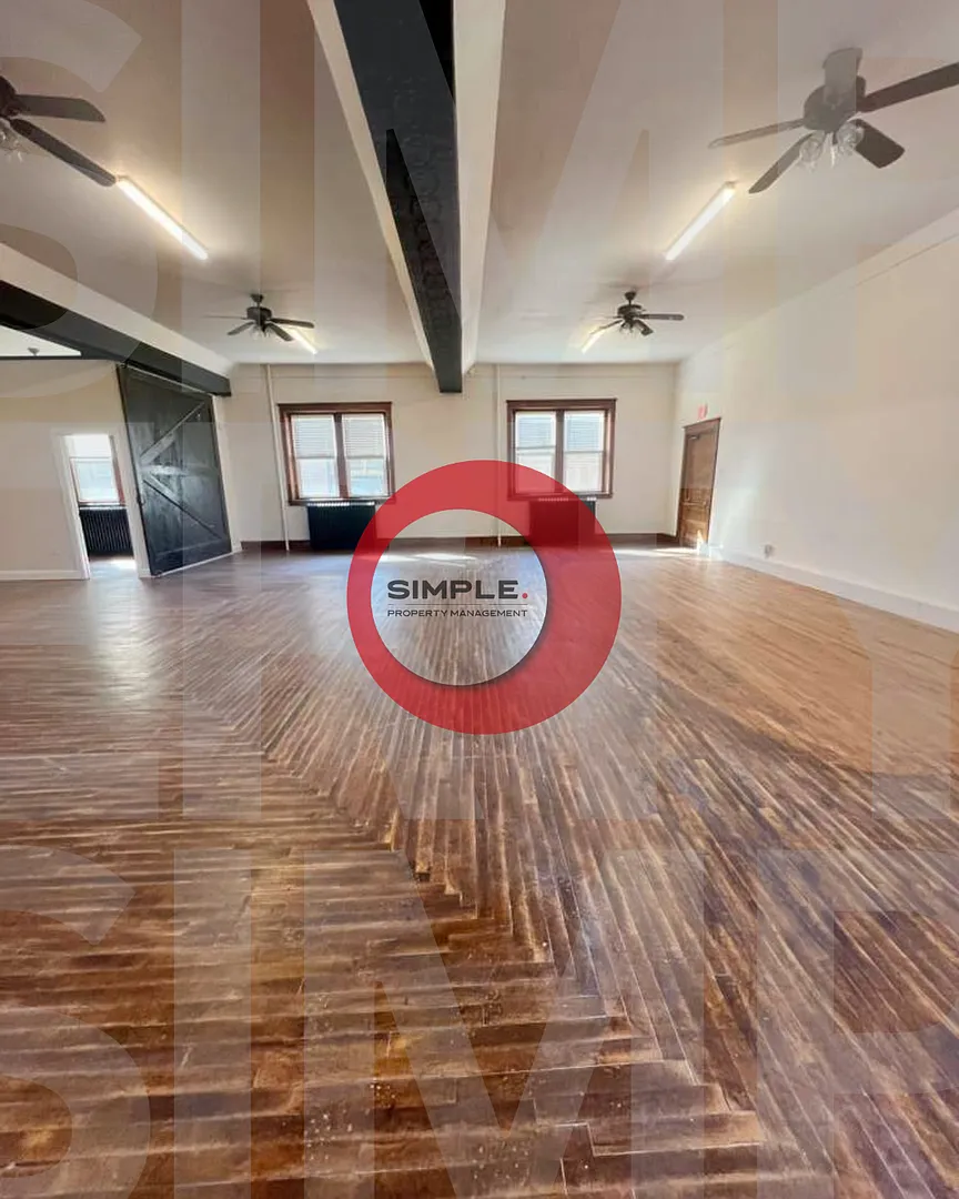 Commercial — Photo 3