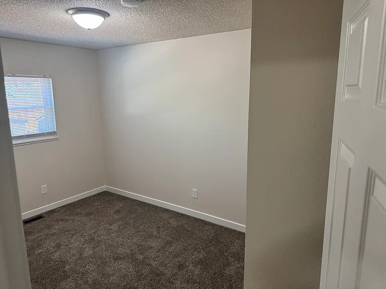 3440 Hazelwood Ct — Photo 11