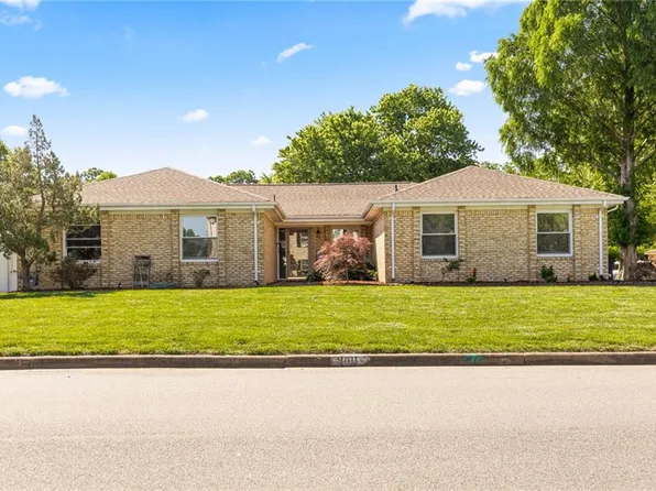 900 Commodore Dr, Virginia Beach, VA 23454