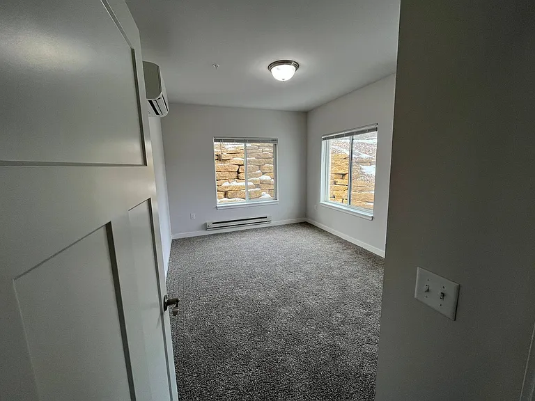 Cottage Grove Commons: Limestone — Photo 125