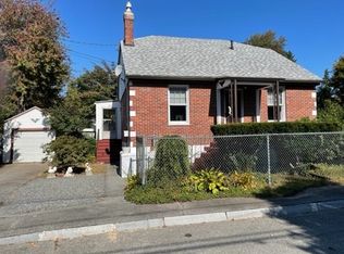 29 Kensington Ave, Methuen, MA 01844