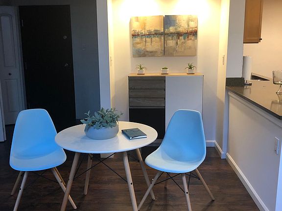 5th image of 1054 S Kingshighway Blvd APT L