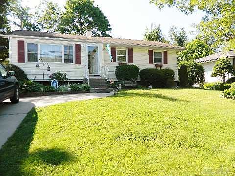 2nd image of 132 Smith St