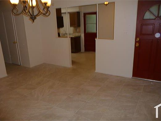 5th image of 1005 Hickory Ave
