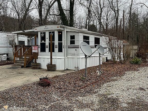 2nd image of 46 Creekview Dr
