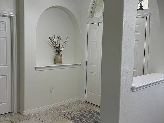 5th image of 4749 Acorn Cir
