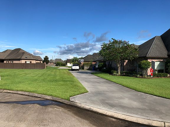 2nd image of 213 Ellington Dr