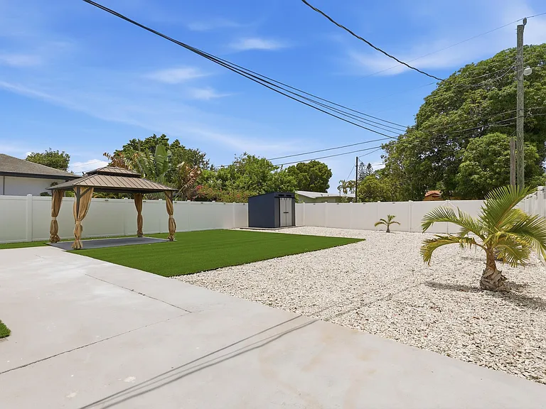 128 NW 10th Ave — Photo 34