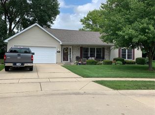 954 W Ashwood Trl, Decatur, IL 62526
